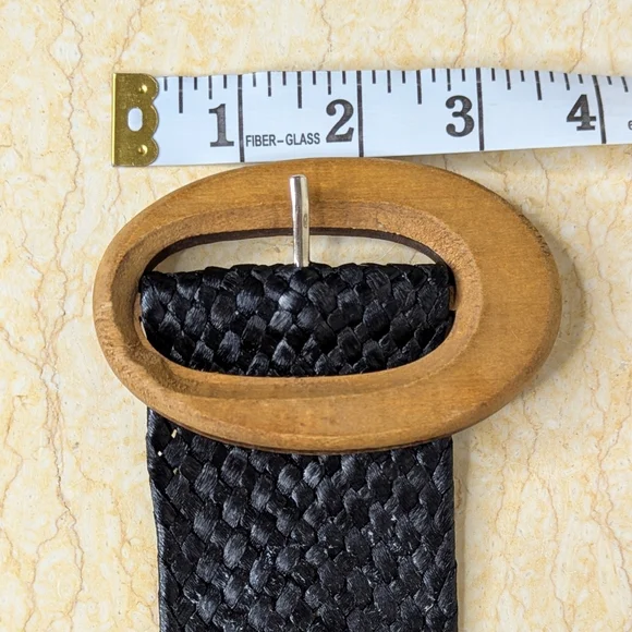 Vintage Woven Wide Straw Black Adjustable Belt.5" x 2 Oval Wooden Buckle - Picture 11 of 13